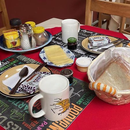 Hostal Bernardita Puerto Natales Buitenkant foto