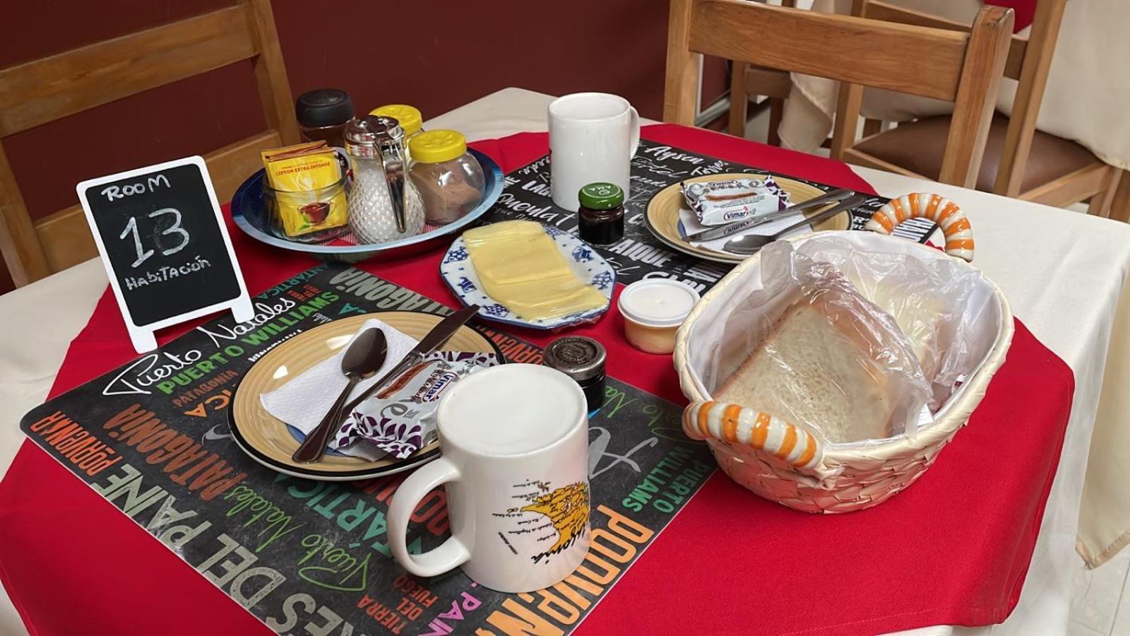 Hostal Bernardita Puerto Natales Buitenkant foto